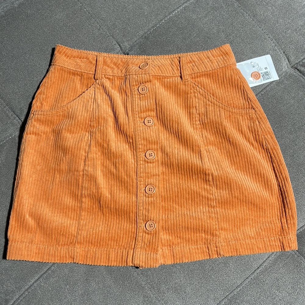 🥰🥰Forever 21 Front Buttons Corduroy Skirt🥰🥰